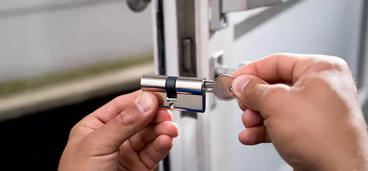 Emergency Locksmith for House Flowing Wells